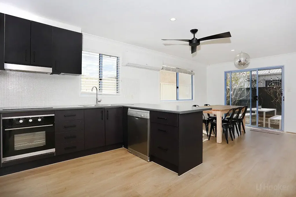 Labrador 3कमरा Unique Free‑Standing Duplex, Priced for an Immediate Sale