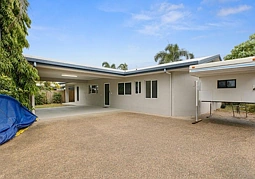 2/125 Reed Road, Trinity Park