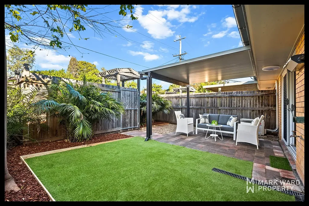 Yeronga 2 Bedroom FULLY RENOVATED 2 BEDROOM GROUND FLOOR UNIT IN POPULAR YERONGA