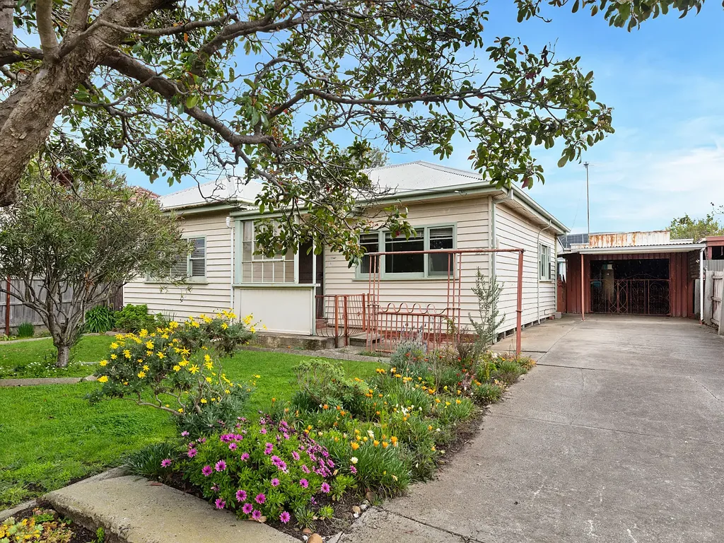 Ardeer 3 Bedroom Big Land. Original Charm. Endless Possibility.