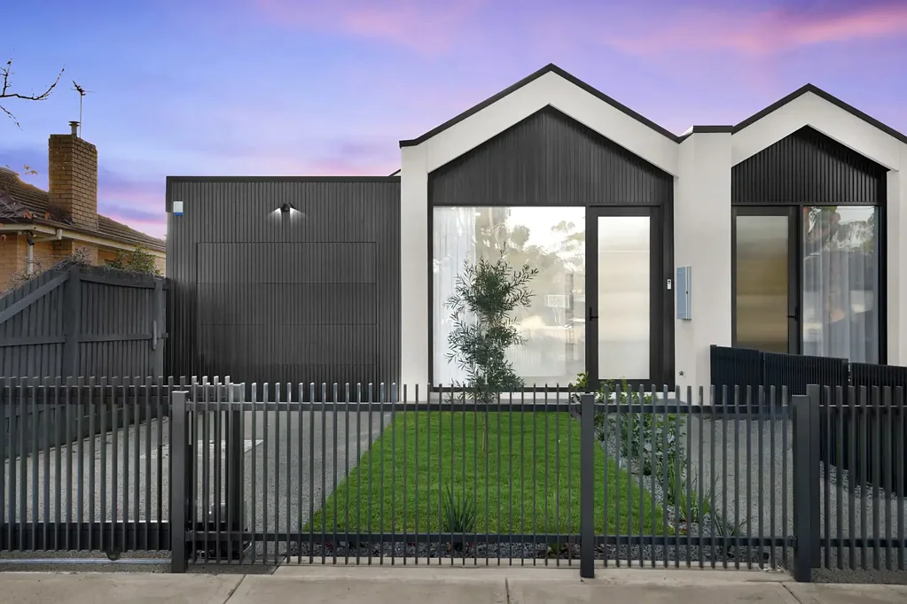 Hadfield 3部屋 Brand New Contemporary Living in a Prime Hadfield Location