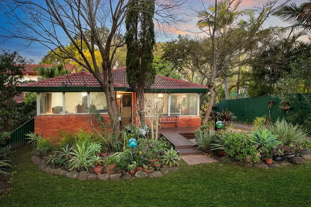 Old Toongabbie 4ਬੈੱਡਰੂਮ Green spaces, a great home and a convenient location