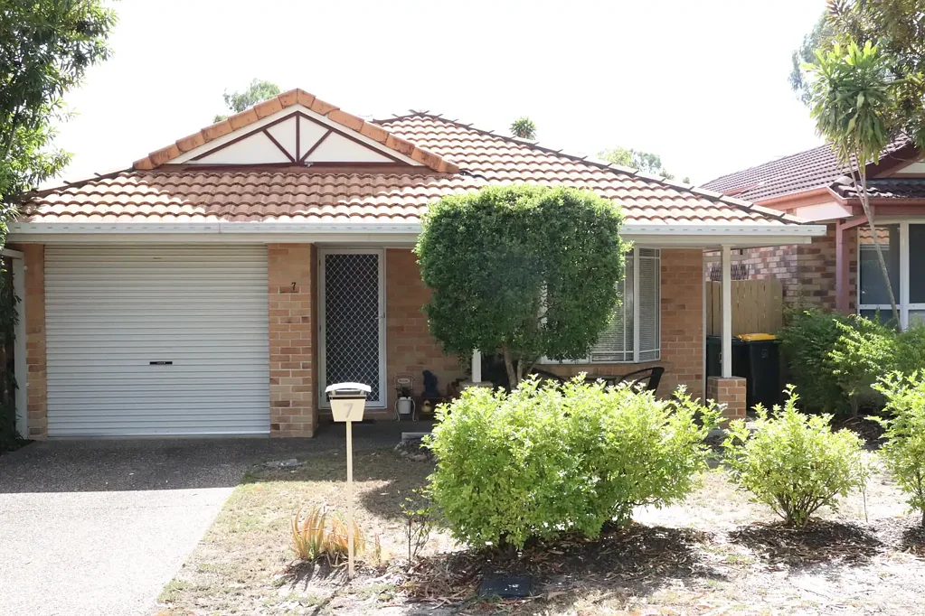 Lowset Home with Air-Conditioning and Alfresco
