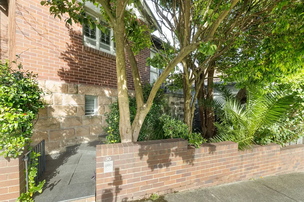 Annandale 3침실 Renovated character home / future potential / North Annandale locale