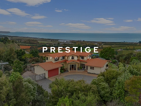 Bay View 4房  Stunning hilltop retreat with panoramic views