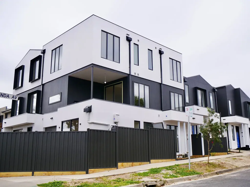 Moorabbin 3બેડરૂમ 'Cosmo' townhouses arriving in spring-2026 - save on stamp duty