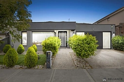 15 Quarter Street, Roxburgh Park