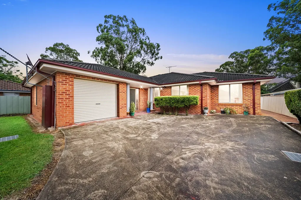 Kingswood 5Kwarto UNDER OFFER BY JOSH CASSELLS & SHUMI CHAUHAN!