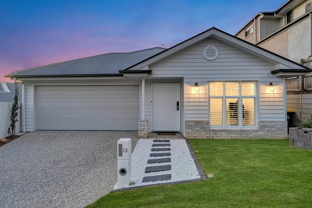 12 Helena Street, Spring Mountain, QLD 4300