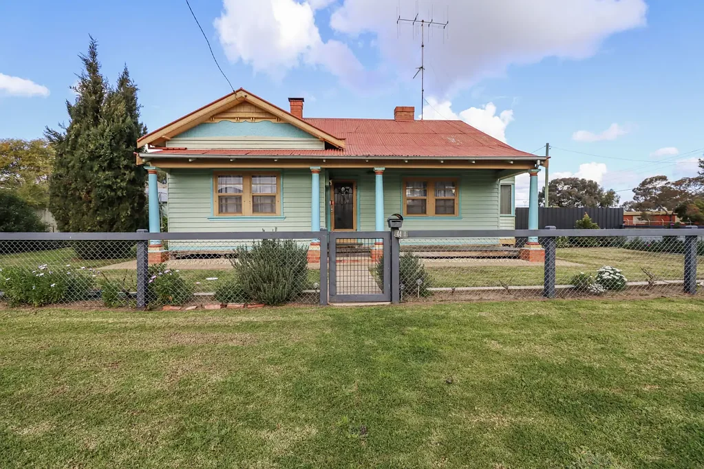 44 Russell Street, Deniliquin, NSW 2710