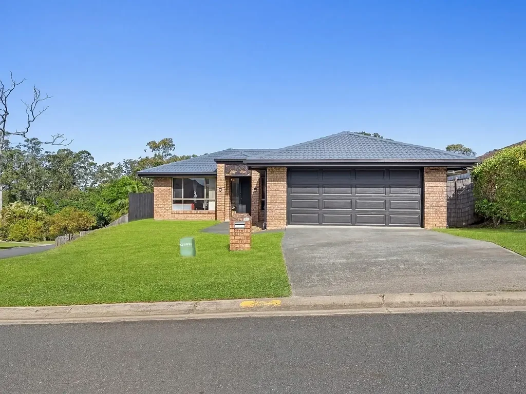 Upper Coomera 4ਬੈੱਡਰੂਮ Move-In Ready Family Living on a Prime Corner Block with Endless Potential