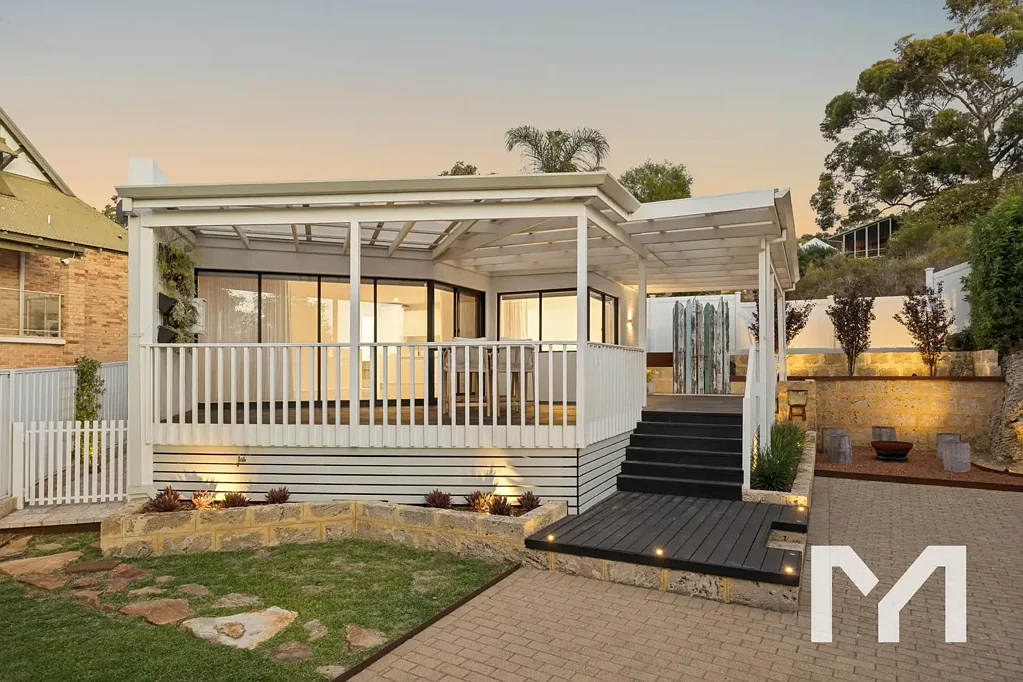 Bicton 1房  You're Invited to... Prestige Riverfront Living Without the Prestige Price