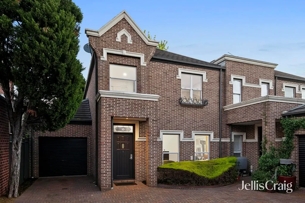 Brighton East 3房 公园旁静谧居所 3卧2.5卫联排 北向明厅 Blanco厨房 主卧套间带阳台 现代冷暖空调 阳光庭院 车库储物 步行商圈学校 Parkside Privacy in a Central Location