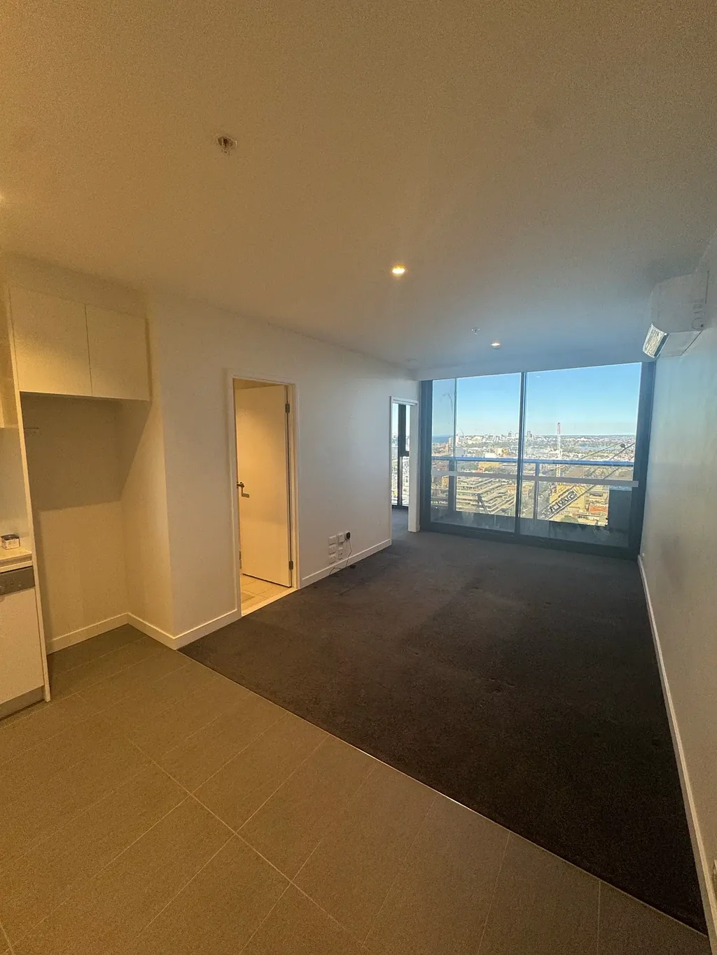 Melbourne city's landmark project - Palladium Tower Apartment