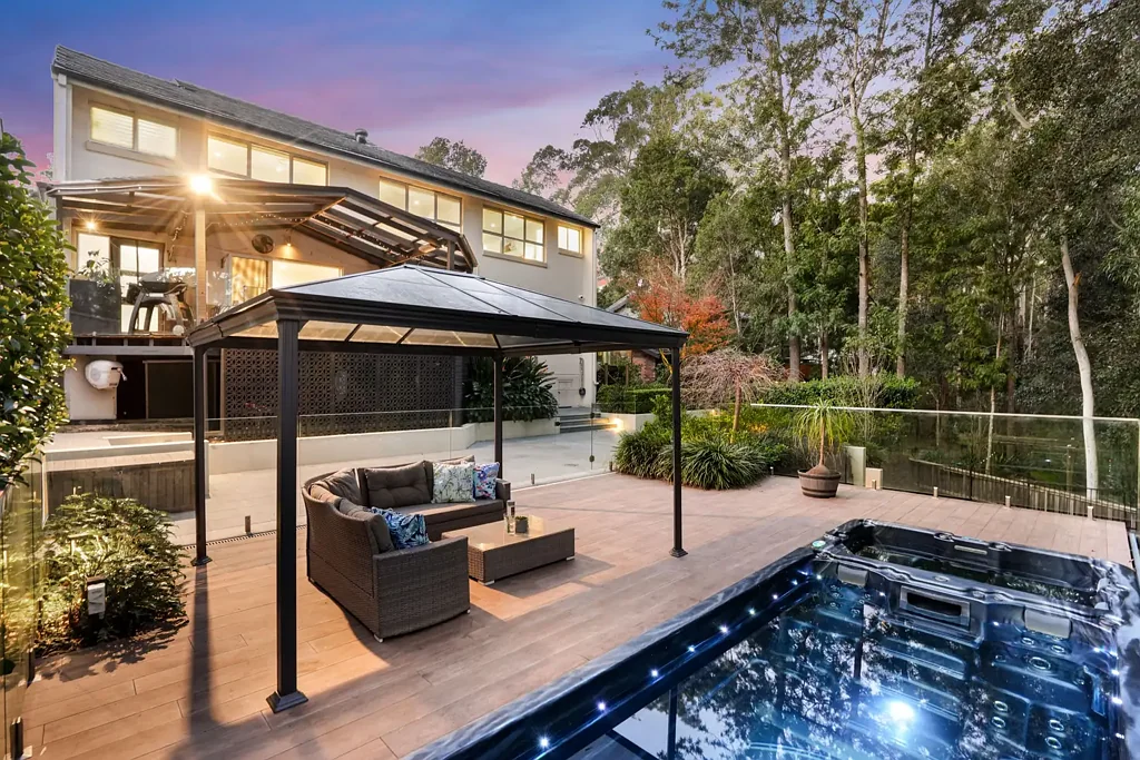 Castle Hill 6 Bedroom Fully Renovated Bush-Backing Retreat with Self-Contained Granny Flat