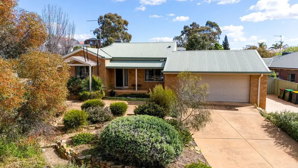 Spring Gully 3બેડરૂમ Charming Brick Home with Space, Style & Versatility
