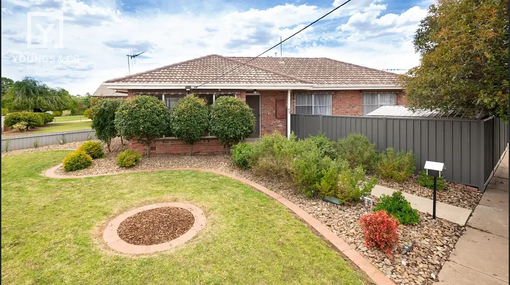 Located in a quiet and established street in Shepparton