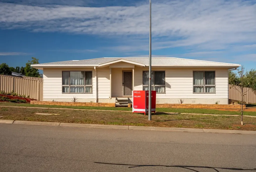 34 Flack Crescent, Boorooma, NSW 2650