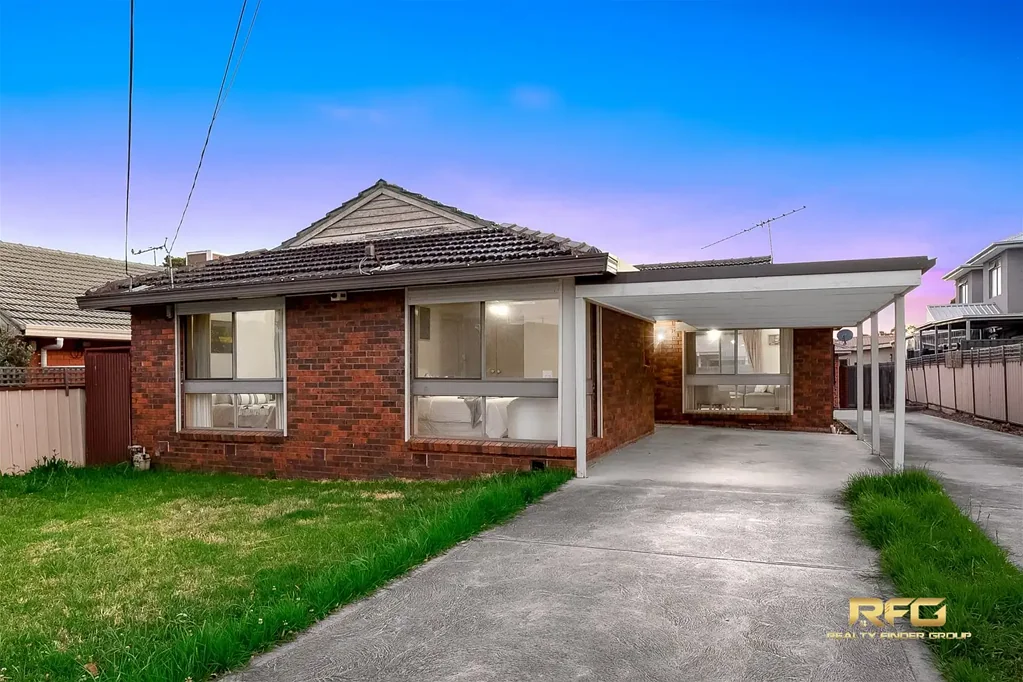 St Albans 3房 St Albans核心地段 三卧两卫公寓 主卧带独卫 现代厨房 开放式生活区 低维护庭院 步行火车站 Charming 3 Bedroom Unit In Prime St Albans Location