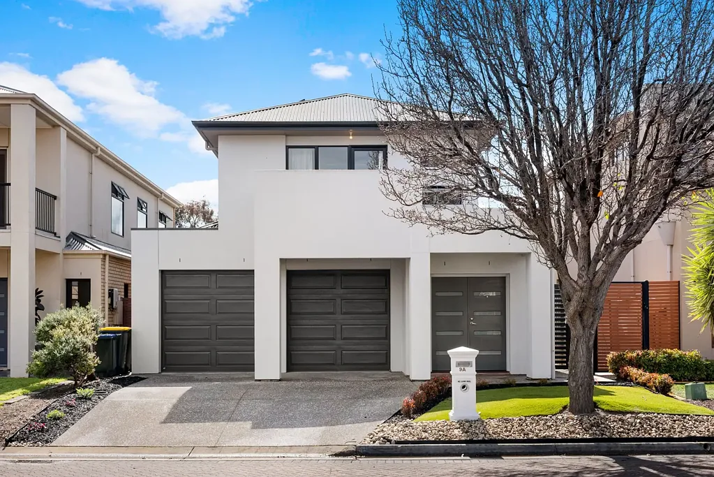 Grange 3कमरा Stunning Two-Level Living In Prized Grange Pocket