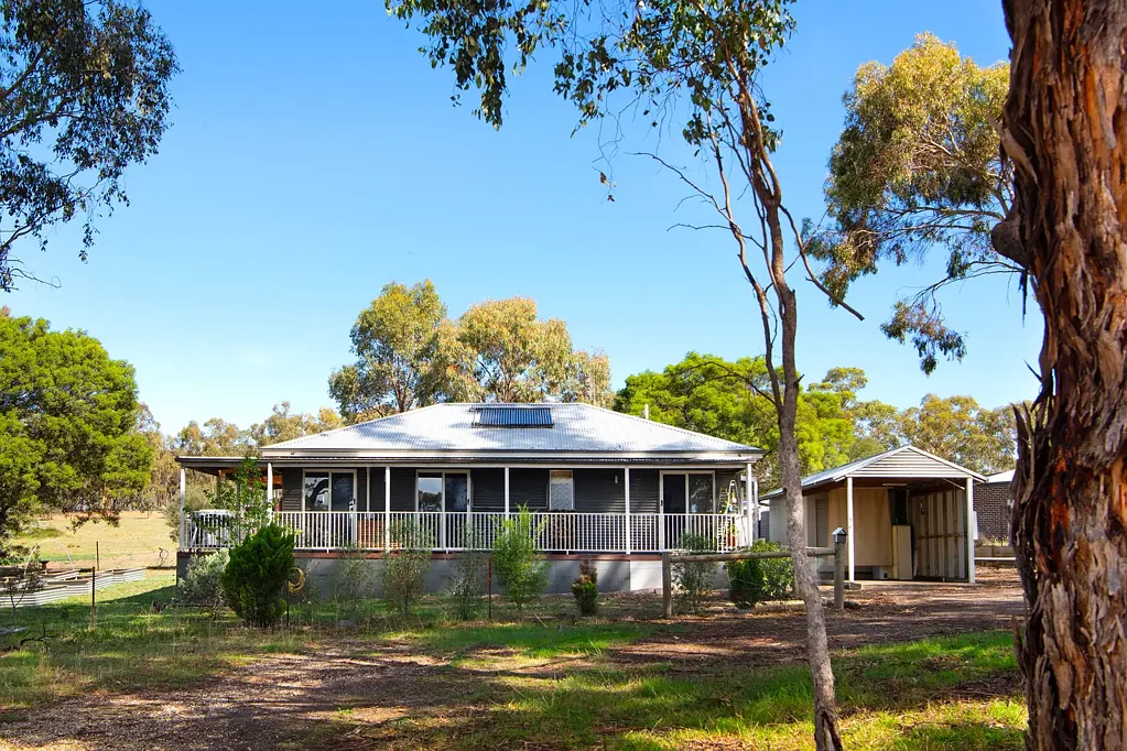 Newstead 3Habitaciones Peaceful edge of town living with bush & farmland views