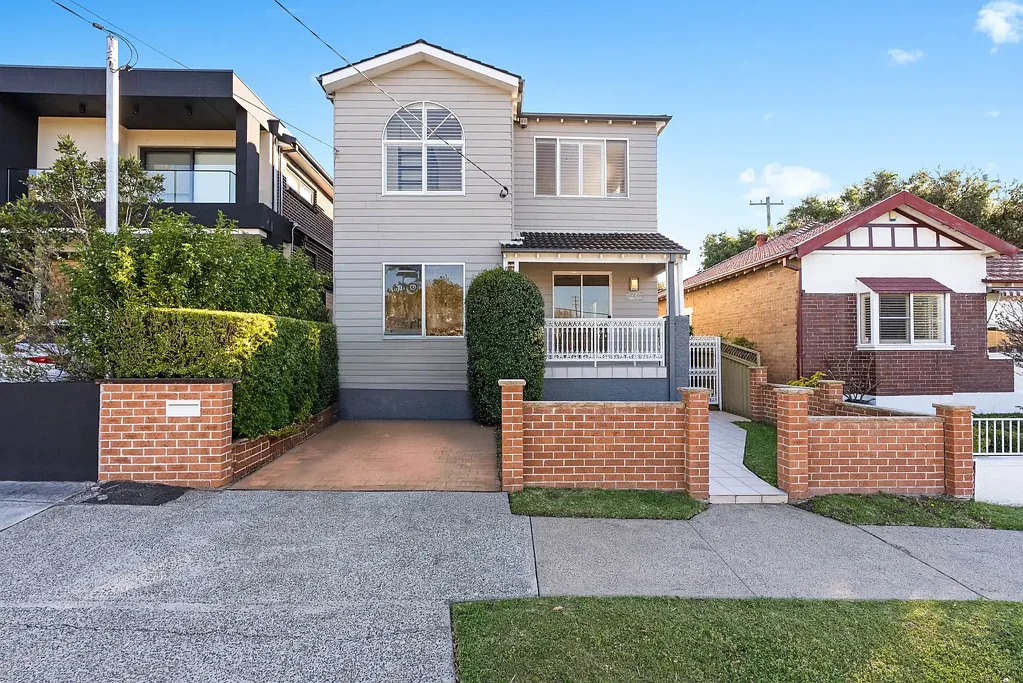 Bexley 3 Slaapkamer Timeless Family Home in a Prestigious Parkside Pocket