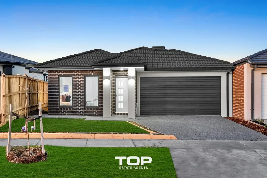 31 Growling Grass Drive, Clyde North, VIC 3978