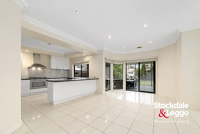 176 West Street, Hadfield, VIC 3046, 5 slaapkamers, 3 badkamers, House