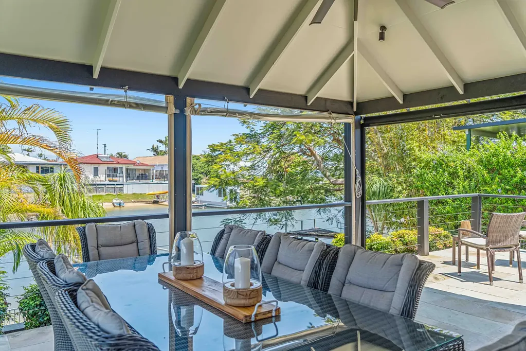 Broadbeach Waters 4Kwarto Architectural Waterfront Oasis with a Balinese inspired floorplan plus private pontoon