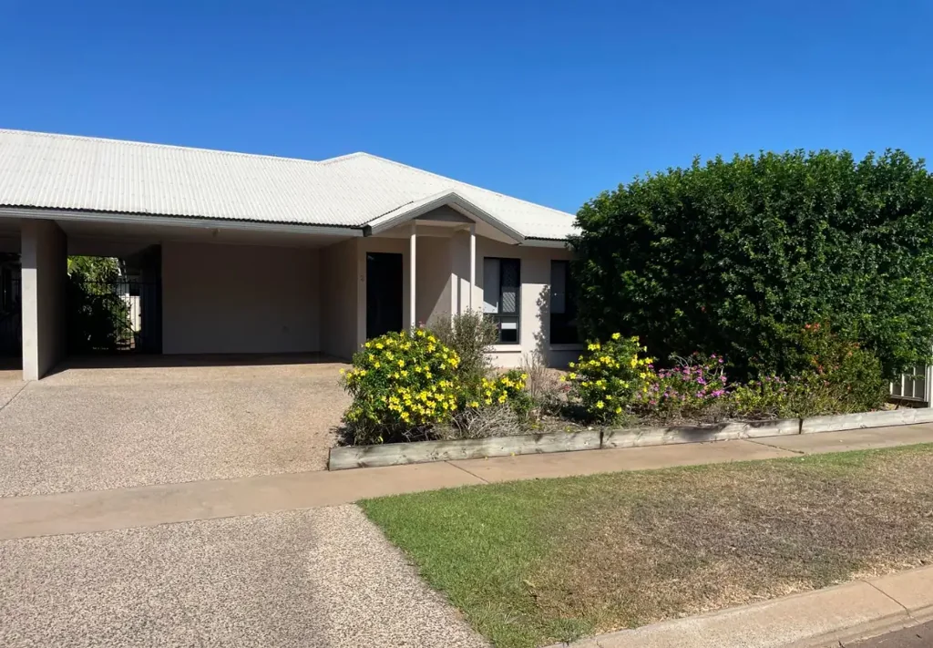 Modern Family Living with Space, Comfort & a Fully Fenced Yard!