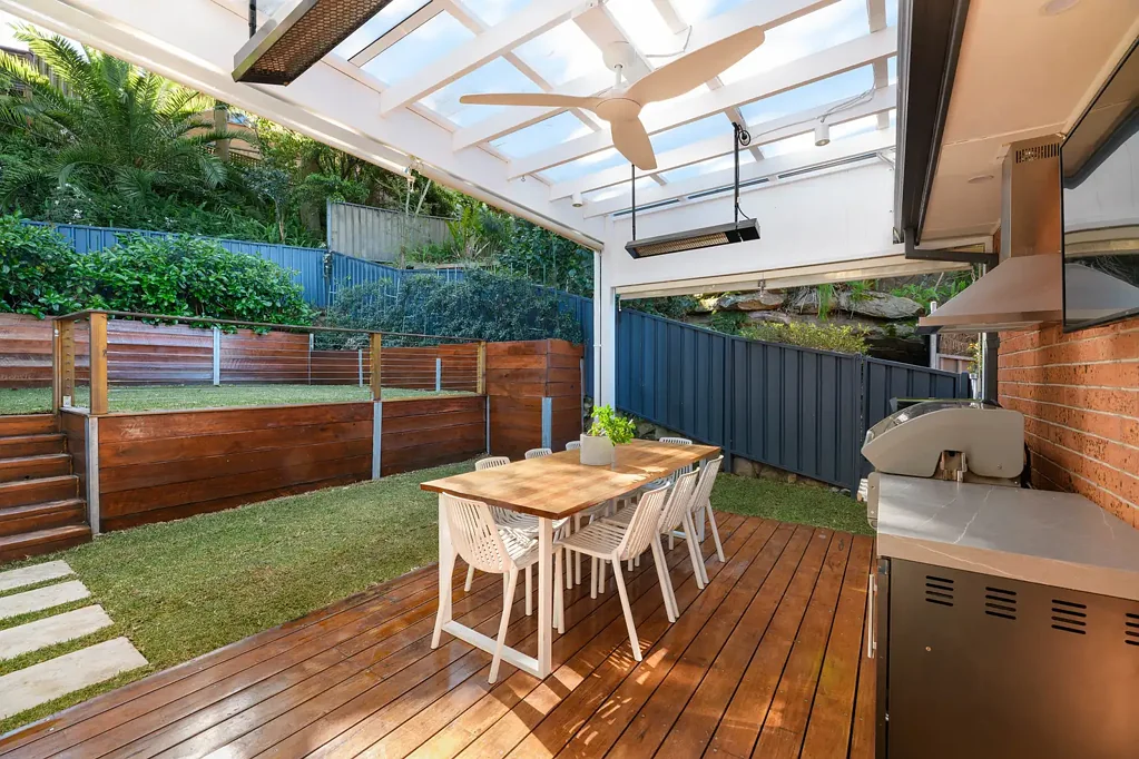 Sutherland 2 Slaapkamer High-End Townhouse in Leafy Sutherland