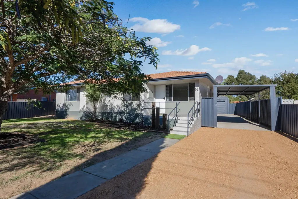Spalding 3房  Fully Renovated Family Home on Spacious 888sqm Block - Move-In Ready With Outstanding Investment Appeal