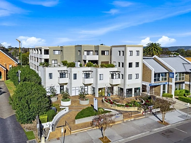 Penrith 2房 Penrith市中心的宽敞生活空间！ Spacious Living in the Heart of Penrith!