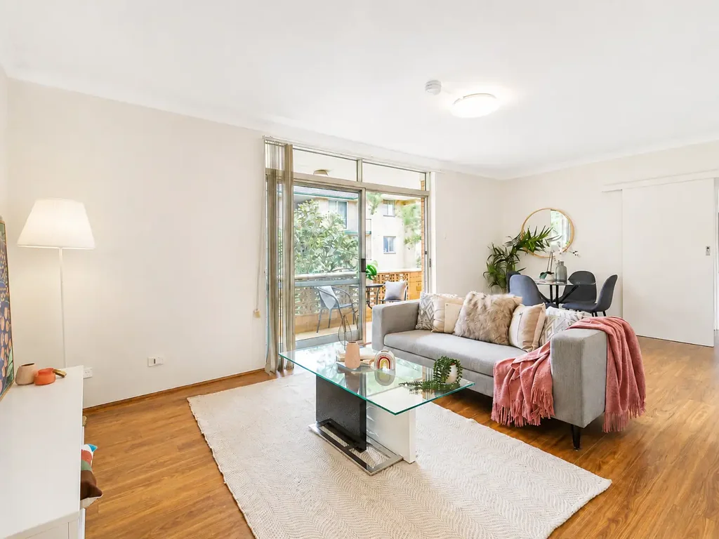 Hornsby 2ห้องนอน Freshly updated North facing apartment with short walk to Station and Westfield