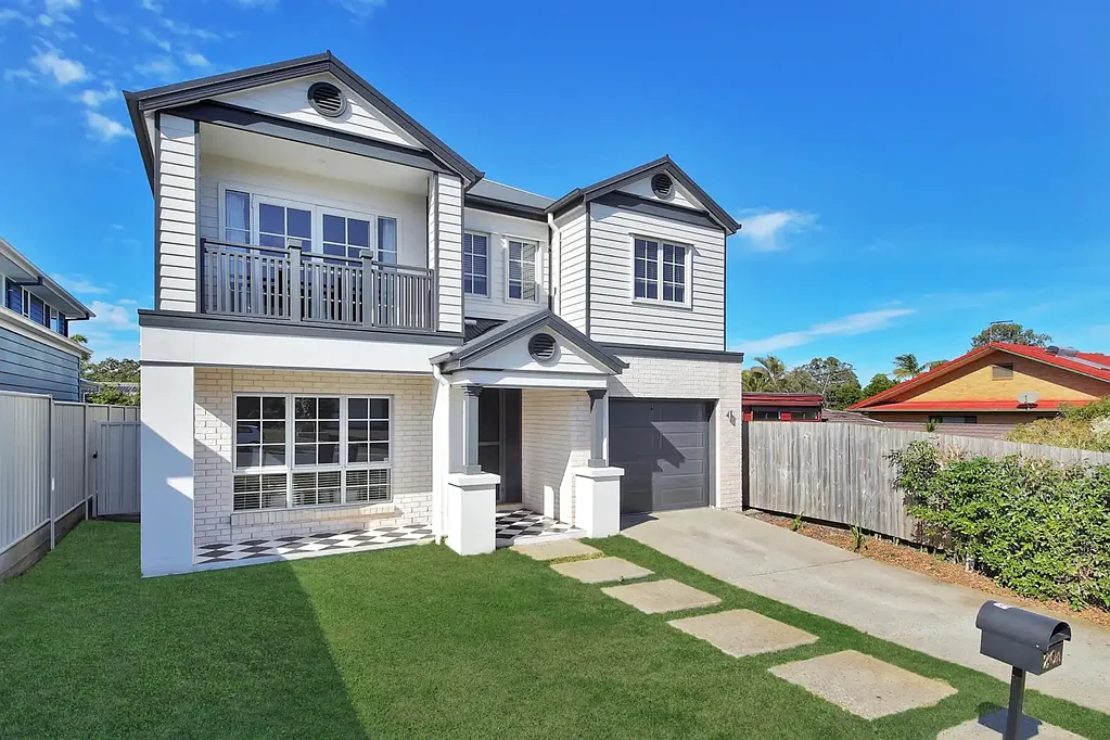 SUPERB FAMILY HOME