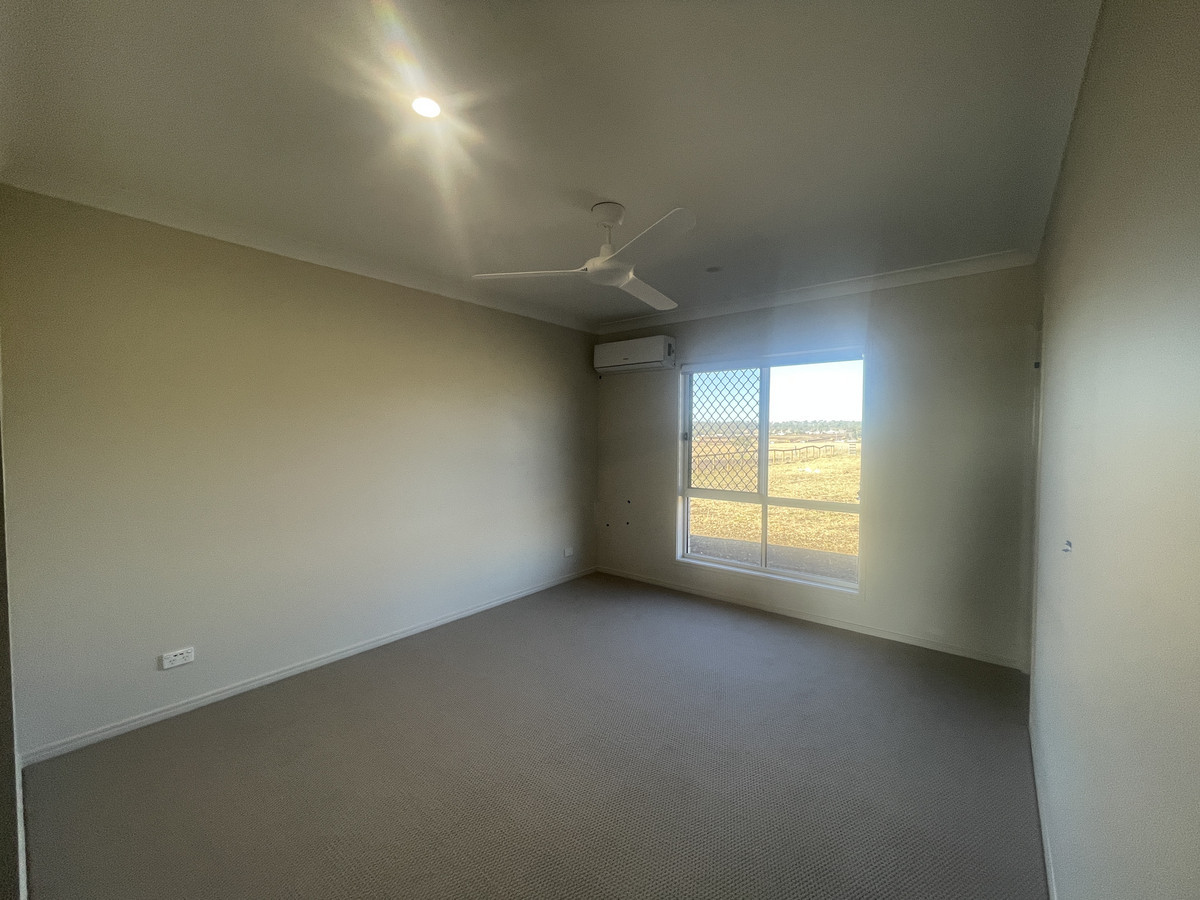 8 AQUILA DR, MERINGANDAN WEST QLD 4352, 0 Bedrooms, 0 Bathrooms, House