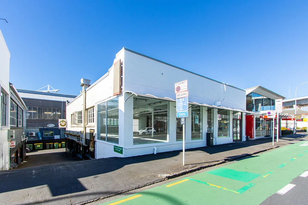 Newmarket High Exposure Newmarket Retail