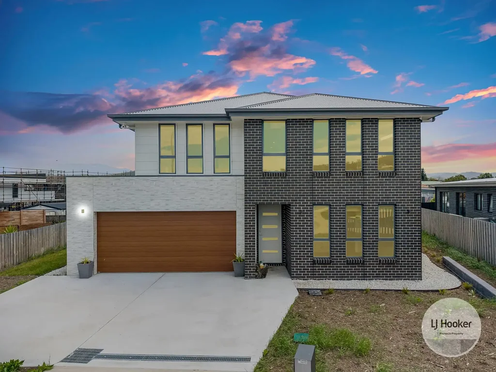 Oakdowns 3 Bedroom Oakdowns - A Spacious and Sustainable Stunner...With a Lift!