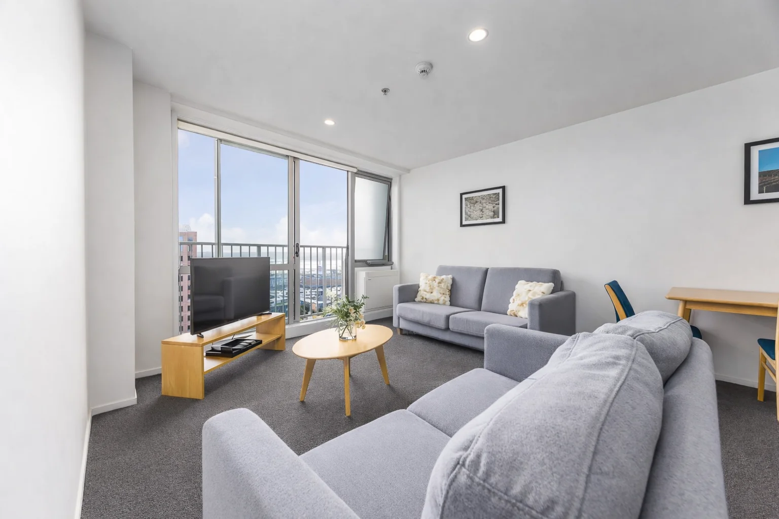 Auckland Central 1房  Sky-High Views, Bank-Friendly Price, Must Be Sold