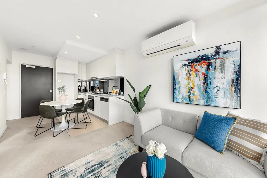 2-BED 1-BATH, UN-FURNISHED, NO SHORT-TERM OPERATORS
