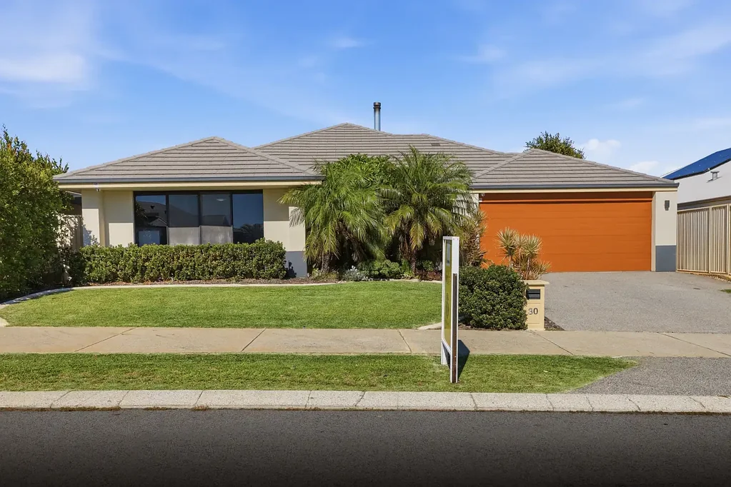 Secret Harbour 4 Bedroom FAMILY COASTAL LIVING