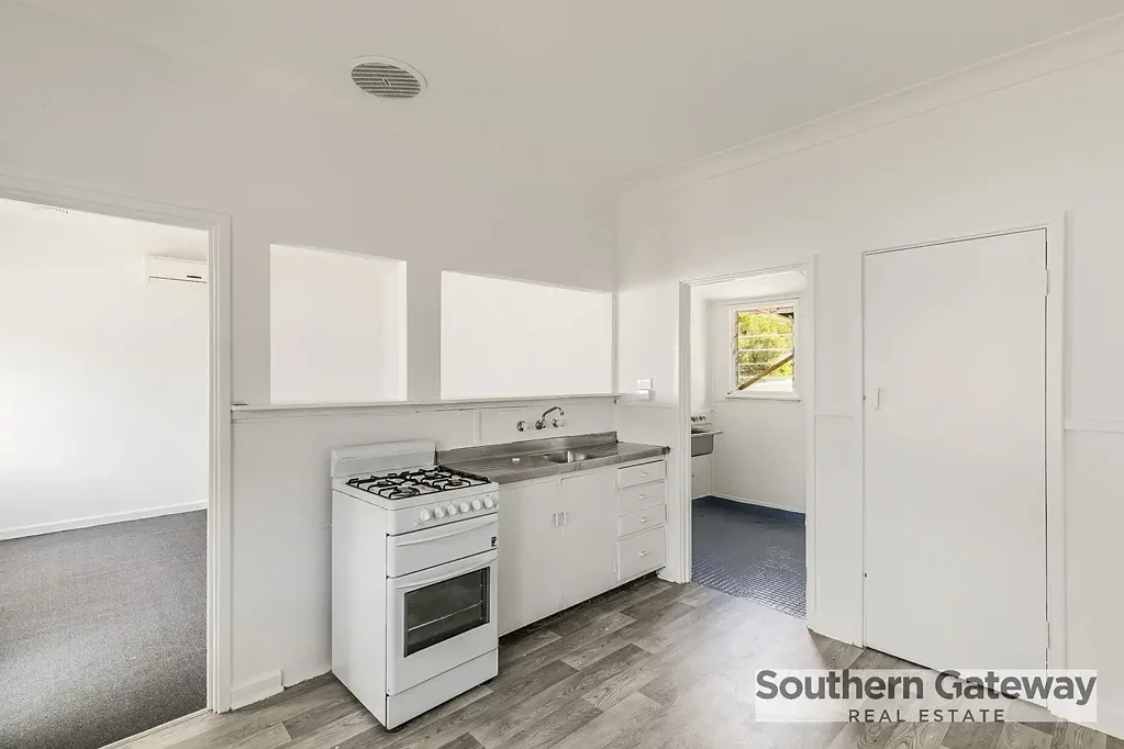 CHARMING 2 BEDROOM HOME IN CALISTA