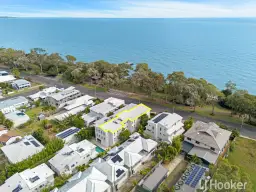 Unit 4/541 Esplanade, Urangan