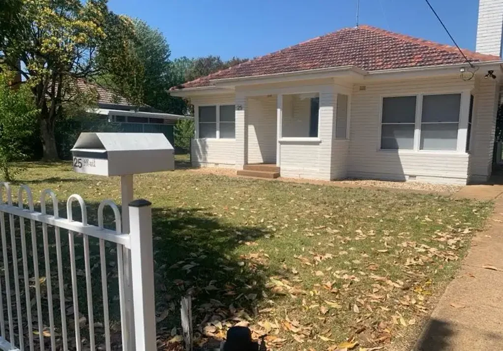 Charming Central Dubbo Home - Convenient & Comfortable Living!