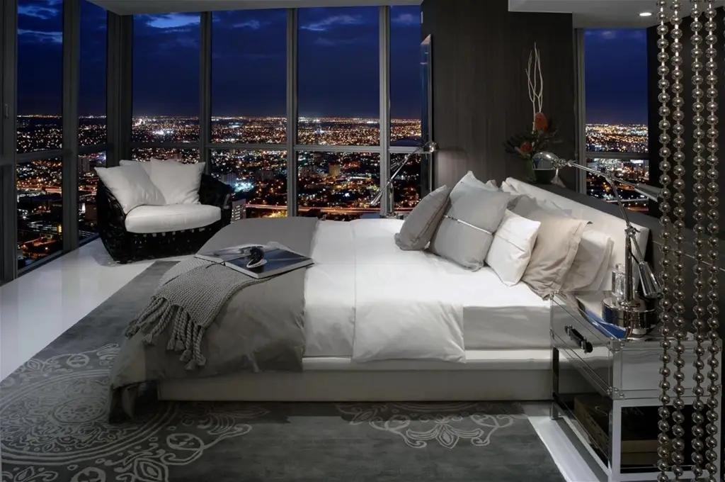 Southbank 2 Bedroom Going where no other has gone before, this stunning apartment embraces the limitless sky, revealing dramatic panoramas no one has ever seen. And views that are second to none