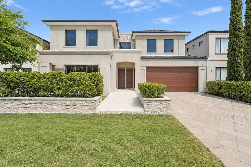 Stirling 4 Slaapkamer Spacious Two-Storey Family Home - Prestigious Princeton Estate