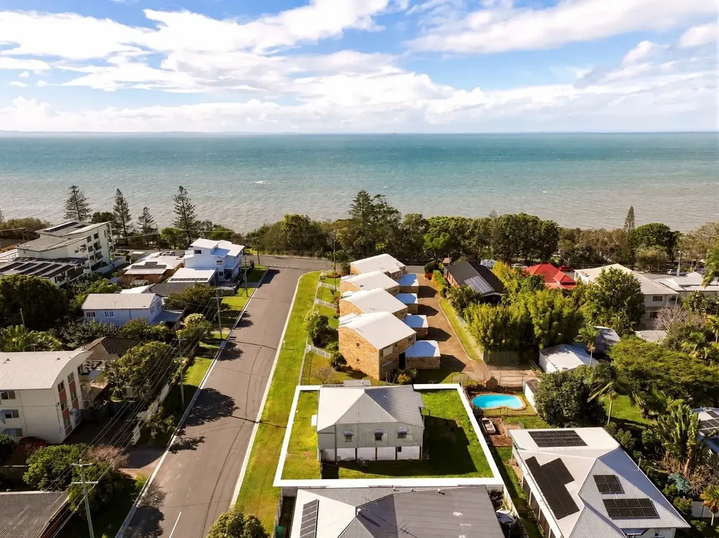 Woody Point 3Kwarto A Rare Coastal Opportunity with Endless Possibilities