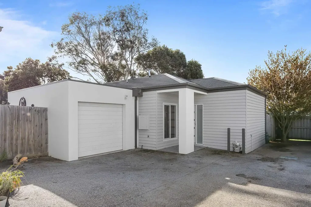 Ballan 3房  Stylish 3-Bedroom Townhouse in the Heart of Ballan