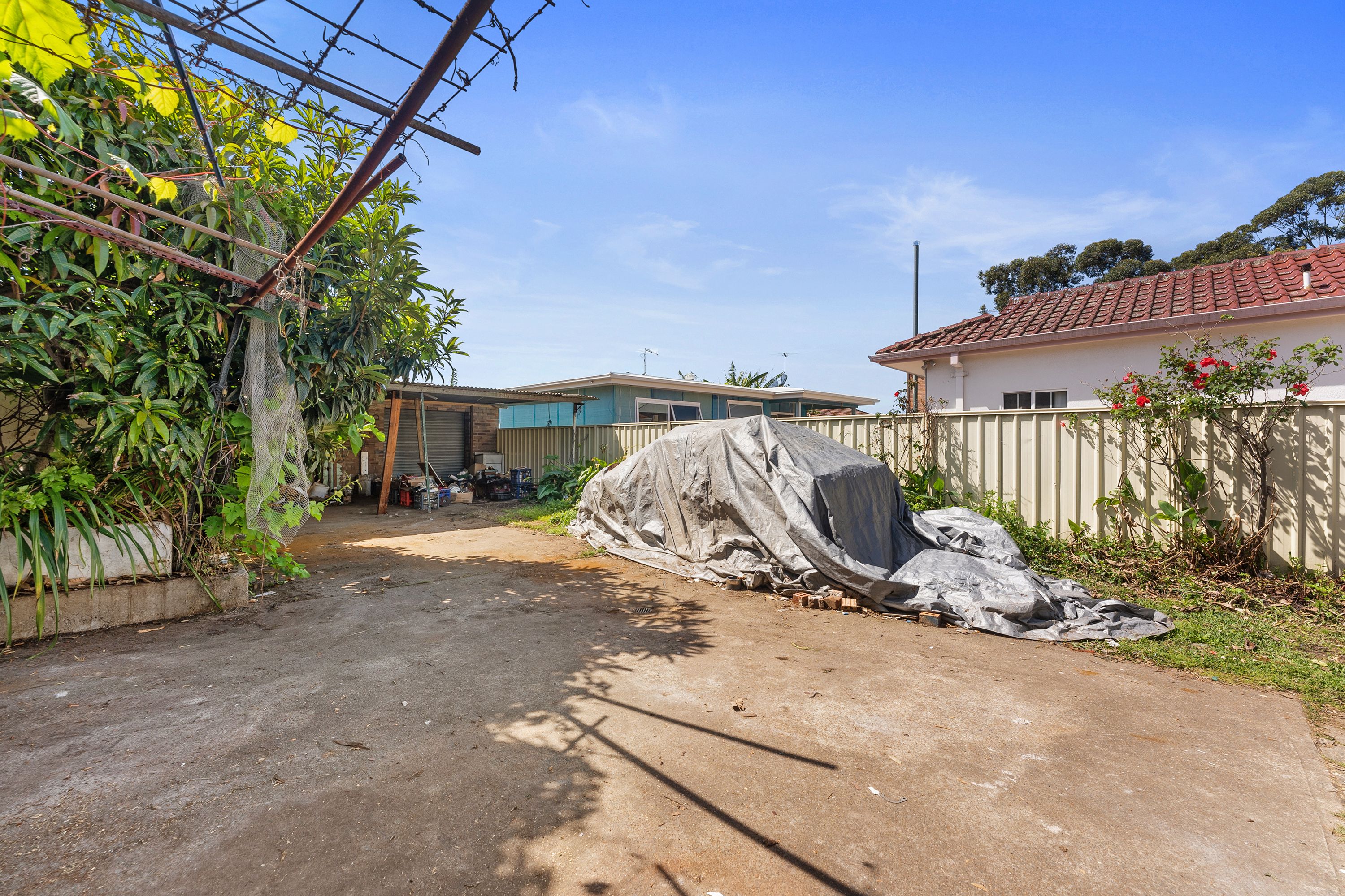 81 CLISSOLD PDE, CAMPSIE NSW 2194, 0房, 0浴, House