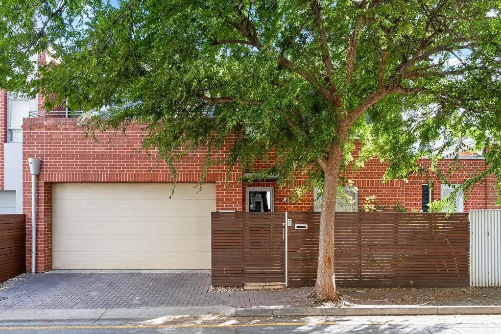 Norwood 3 Bedroom Sophisticated Torrens Title Living in the Heart of Norwood - Very Cool and a Little Bit Edgy!